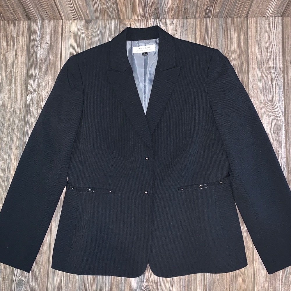 Tahari Black Tailored Blazer